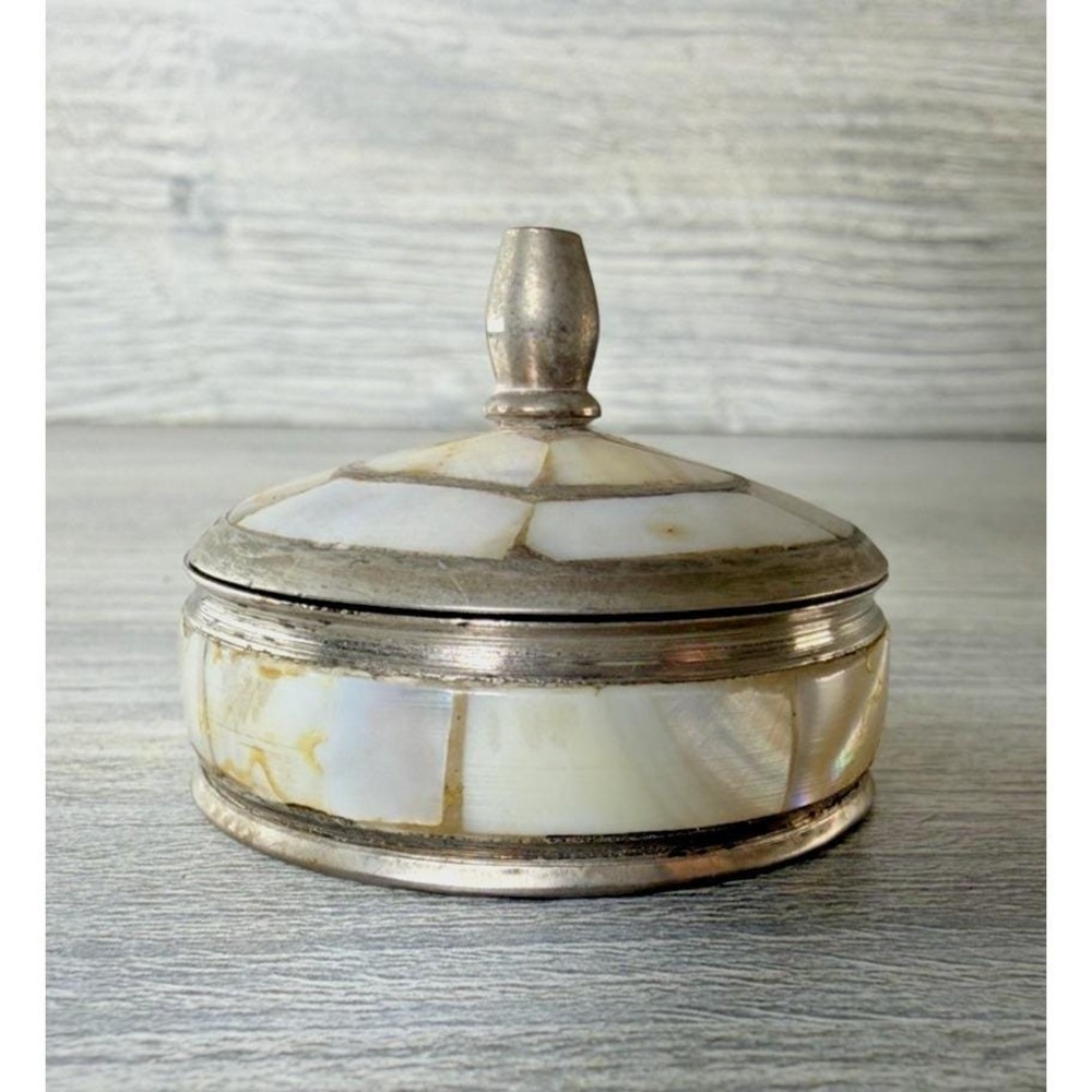 Vintage Mother Of Pearl Trinket Jewelry Ring Box With Lid Round Silver MOP